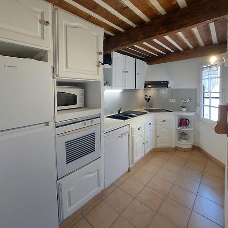 Eblouissant Appartement Au Calme D'Une Residence Avec Piscine Idealement Situe Au Pied Du Colorado Provencal Dans Le Prestigieux Luberon Rustrel Exterior foto