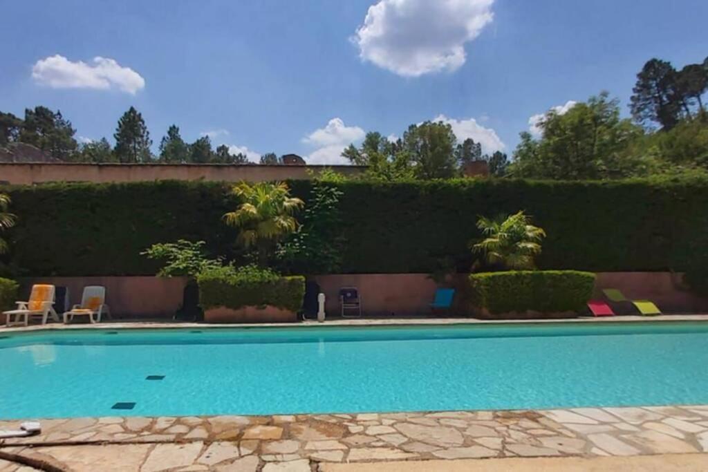 Eblouissant Appartement Au Calme D'Une Residence Avec Piscine Idealement Situe Au Pied Du Colorado Provencal Dans Le Prestigieux Luberon Rustrel Exterior foto