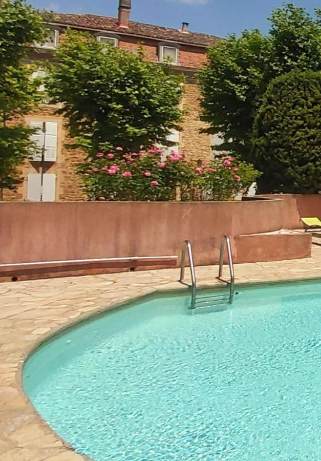 Eblouissant Appartement Au Calme D'Une Residence Avec Piscine Idealement Situe Au Pied Du Colorado Provencal Dans Le Prestigieux Luberon Rustrel Exterior foto