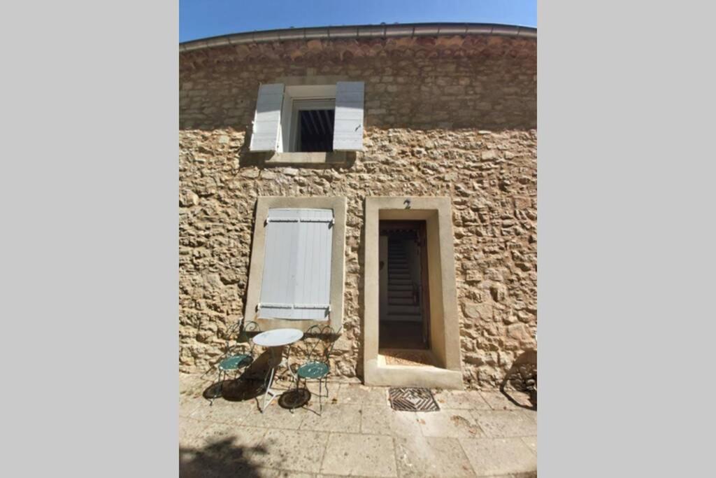 Eblouissant Appartement Au Calme D'Une Residence Avec Piscine Idealement Situe Au Pied Du Colorado Provencal Dans Le Prestigieux Luberon Rustrel Exterior foto